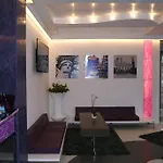 In Hotel Berlin