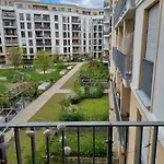 Modern Urban Apartment In Berlin West Wilmersdorf