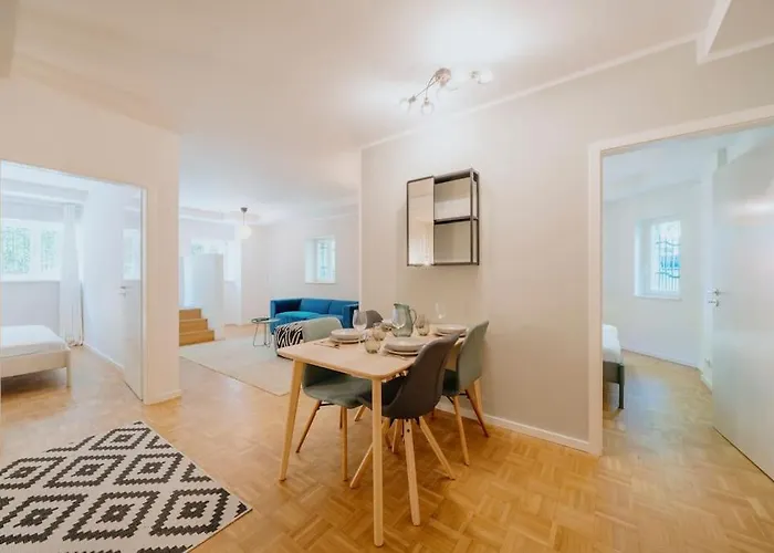 Parklounge Apartment In Historic Villa