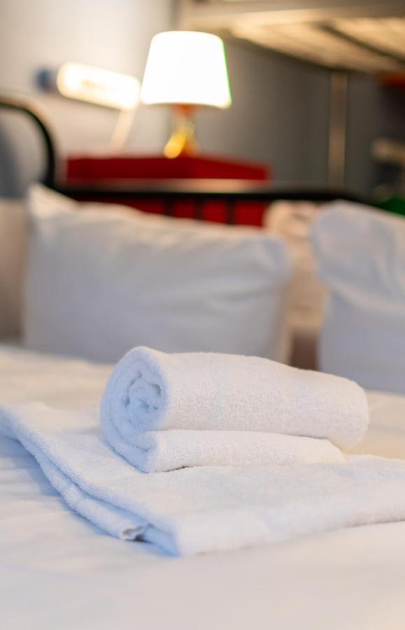 Apartment New Zentral In Fast Wifi Netflix Modern Bis 8 Pers Berlin