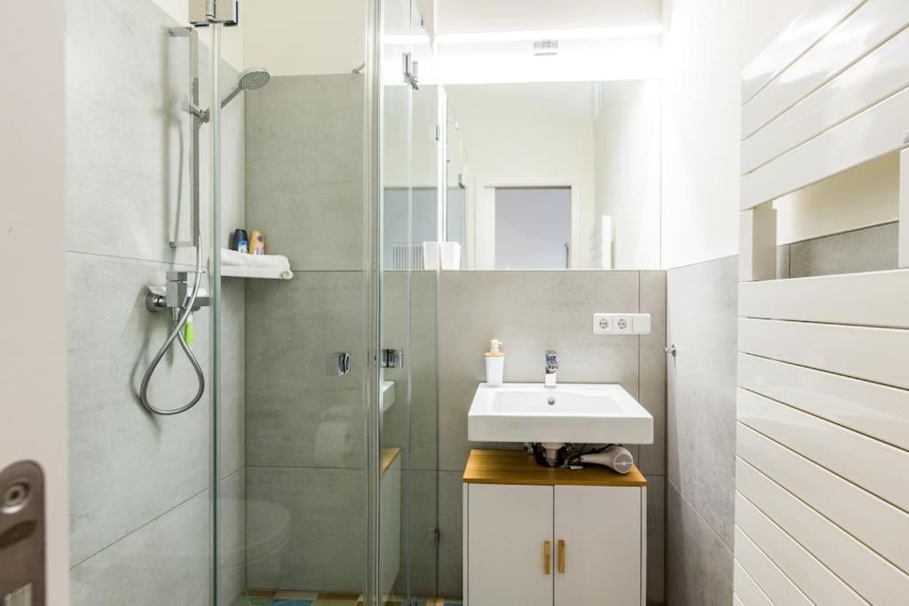 Dr Friedrichshain Apartment *