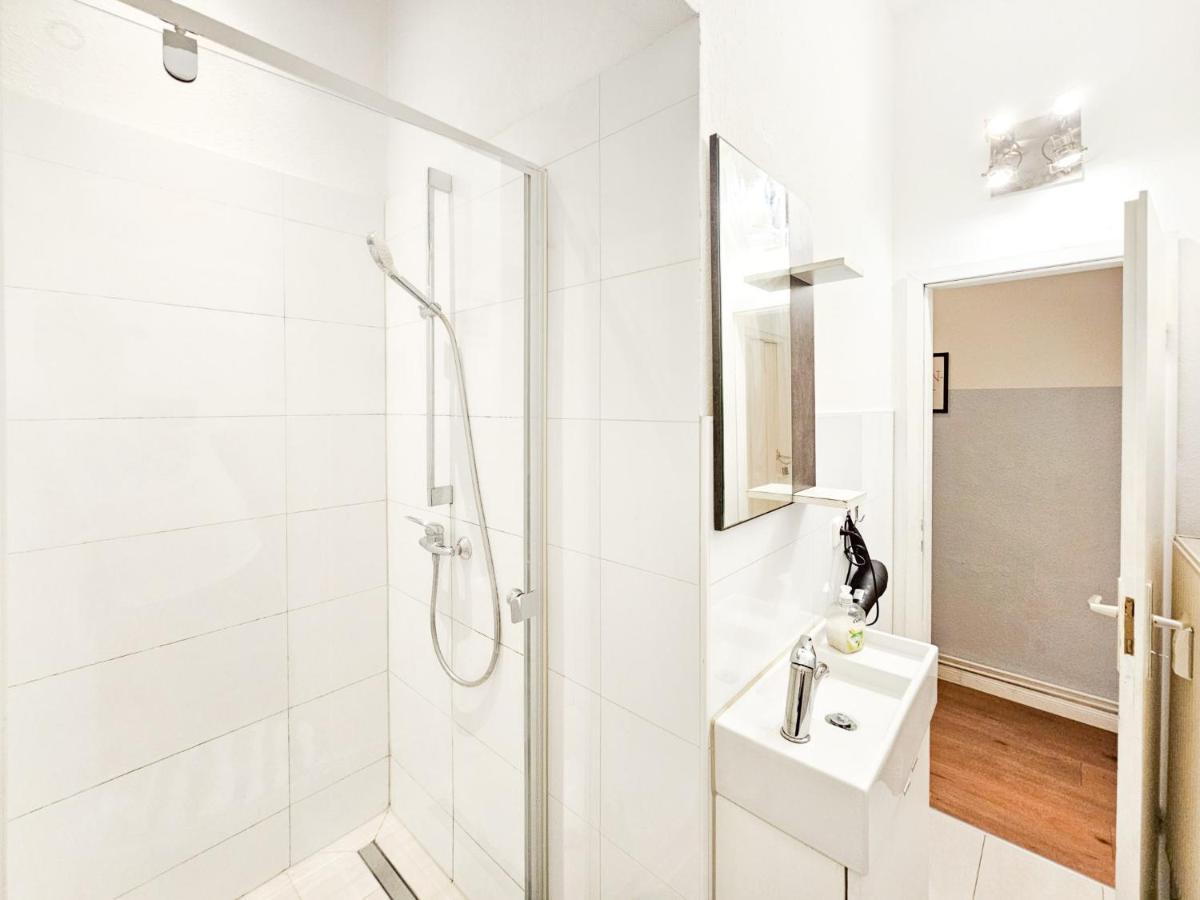 Apartment New Zentral In Fast Wifi Netflix Modern Bis 8 Pers Berlin