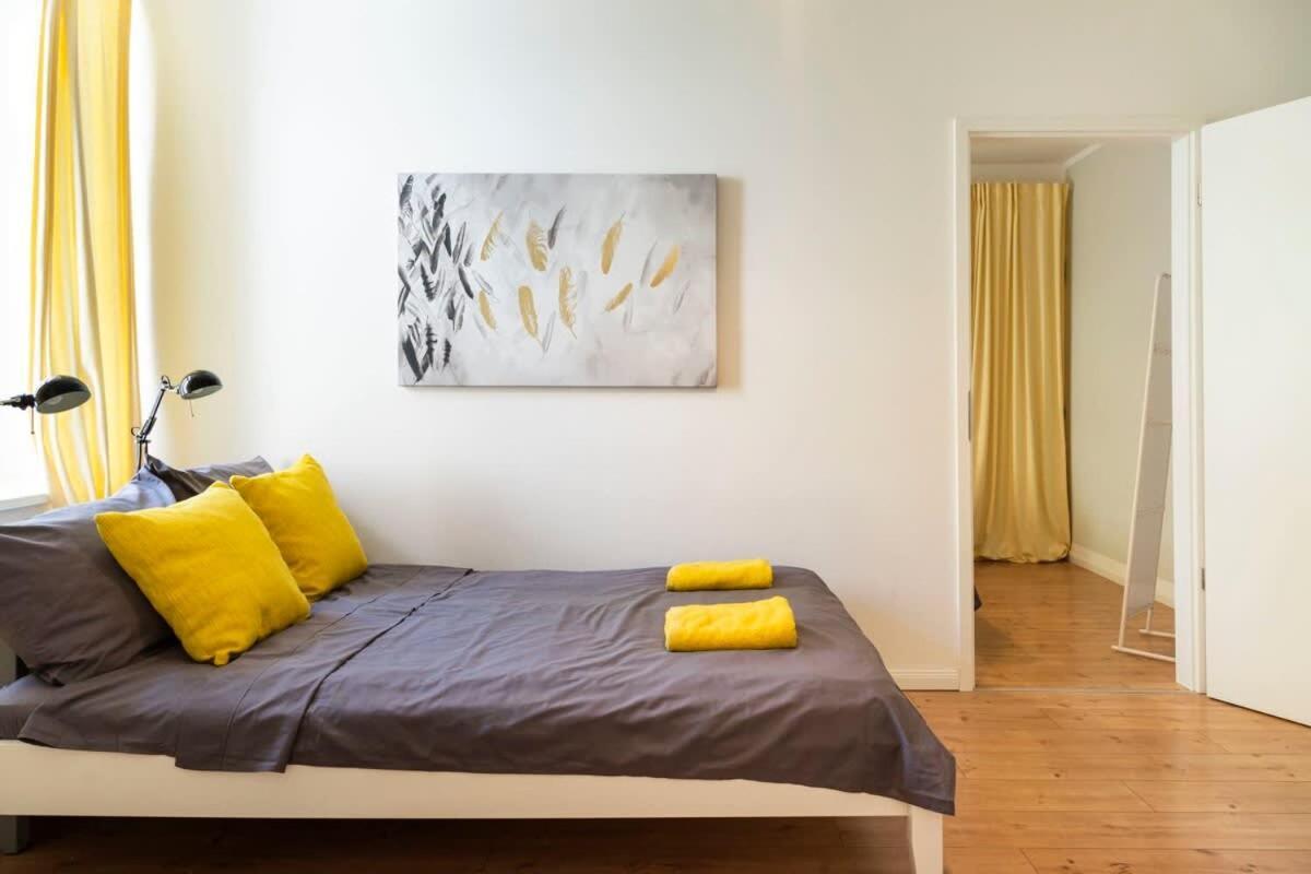 Cosy Two Br Self Checkin Street Parking Apartment
