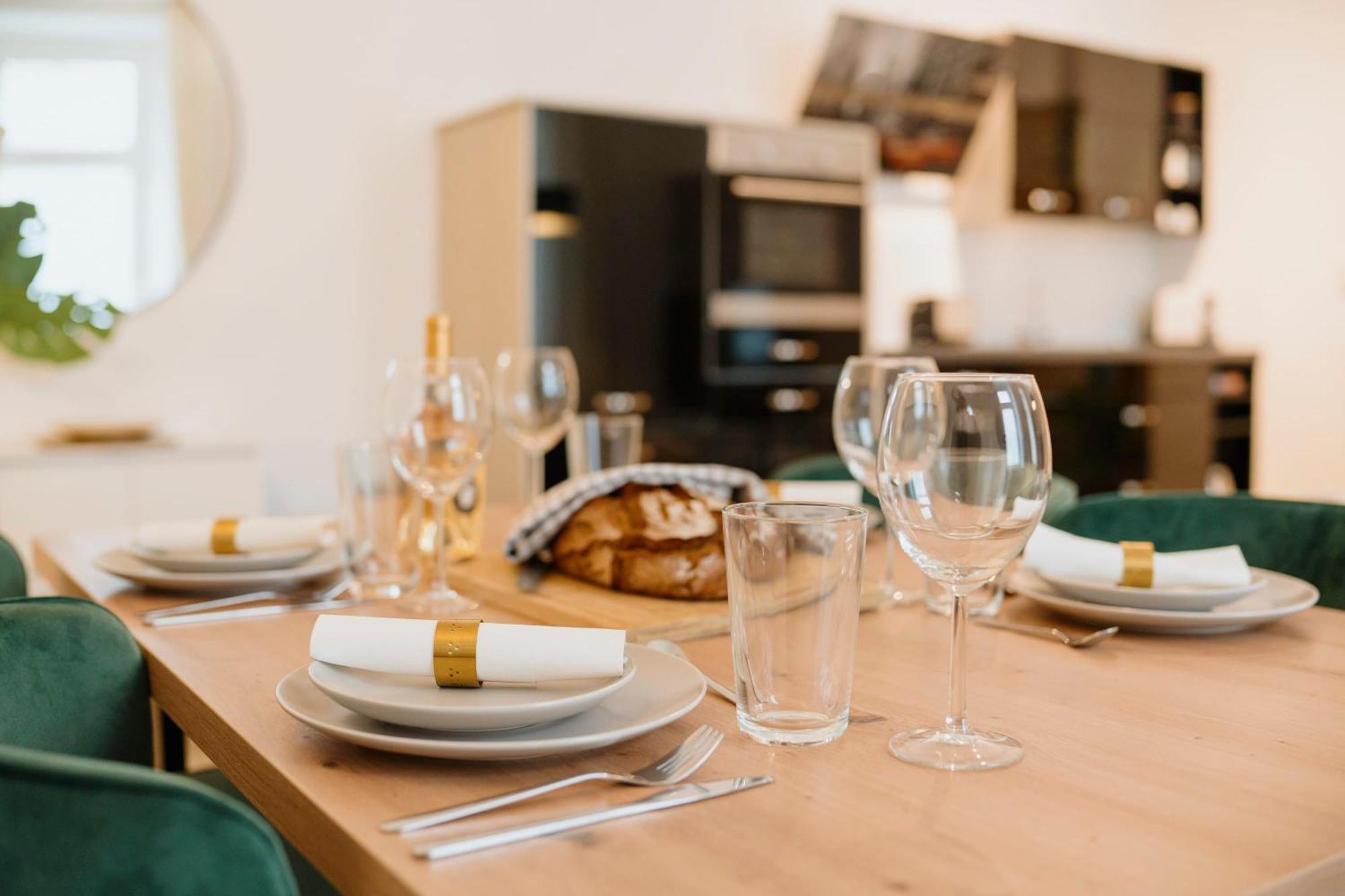 Apartment Homely - Quiet, Large Living Area, Courtyard I Supermarket *