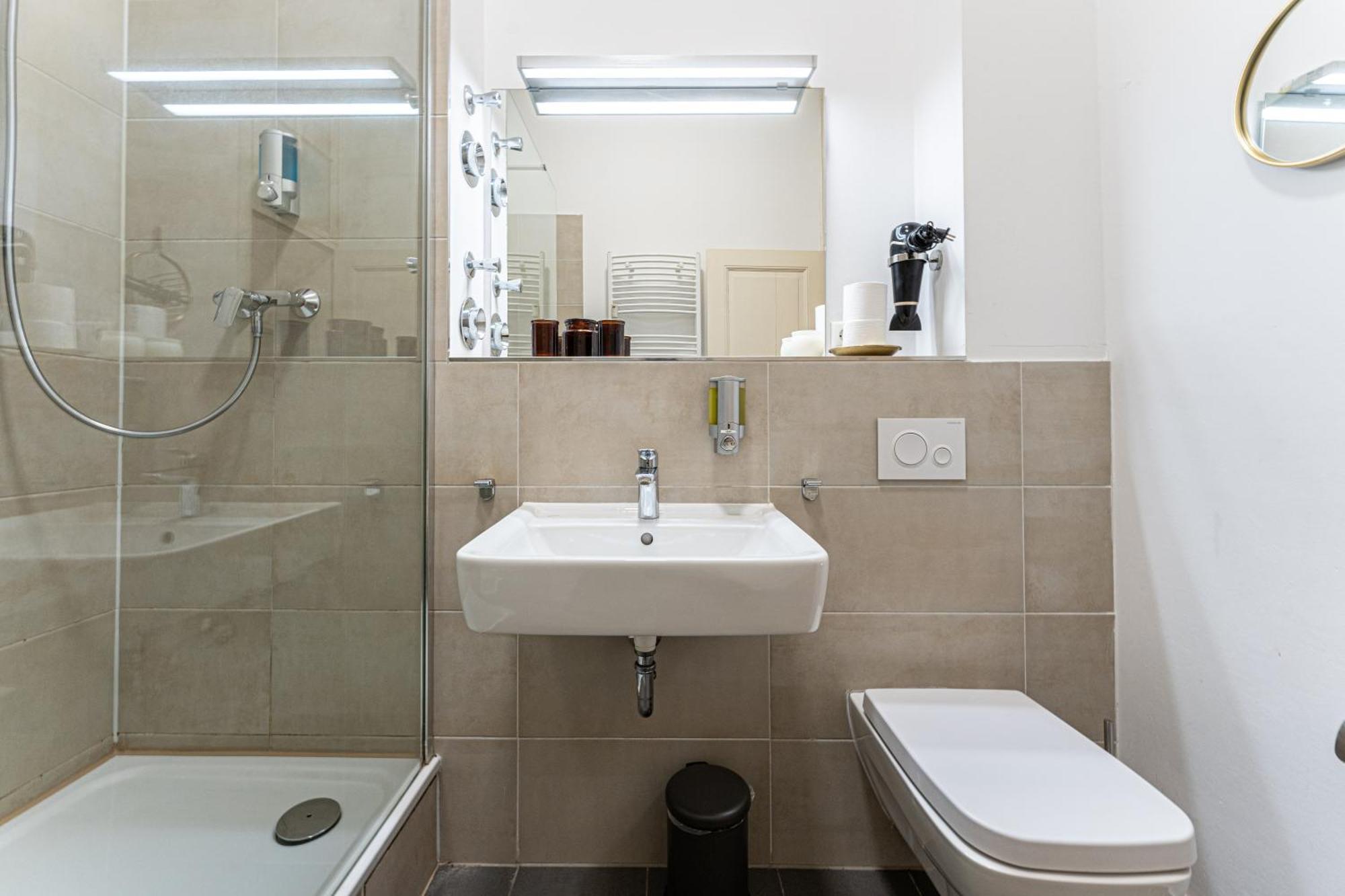 Be In Zentral Und Ruhig Fuer Familien Und Geschaeftsreisende In Schoeneberg Apartment Berlin