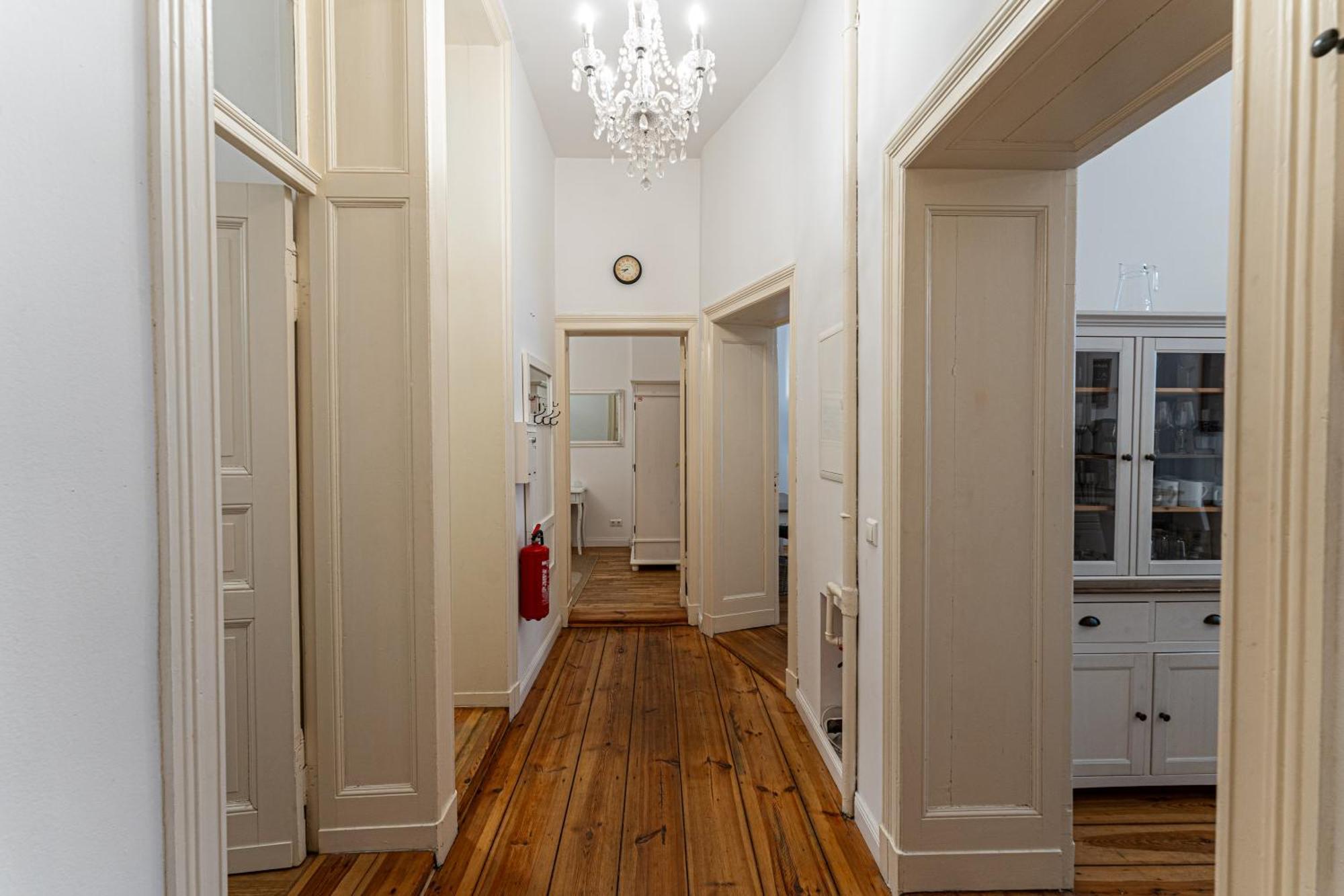 Be In Zentral Und Ruhig Fuer Familien Und Geschaeftsreisende In Schoeneberg Apartment