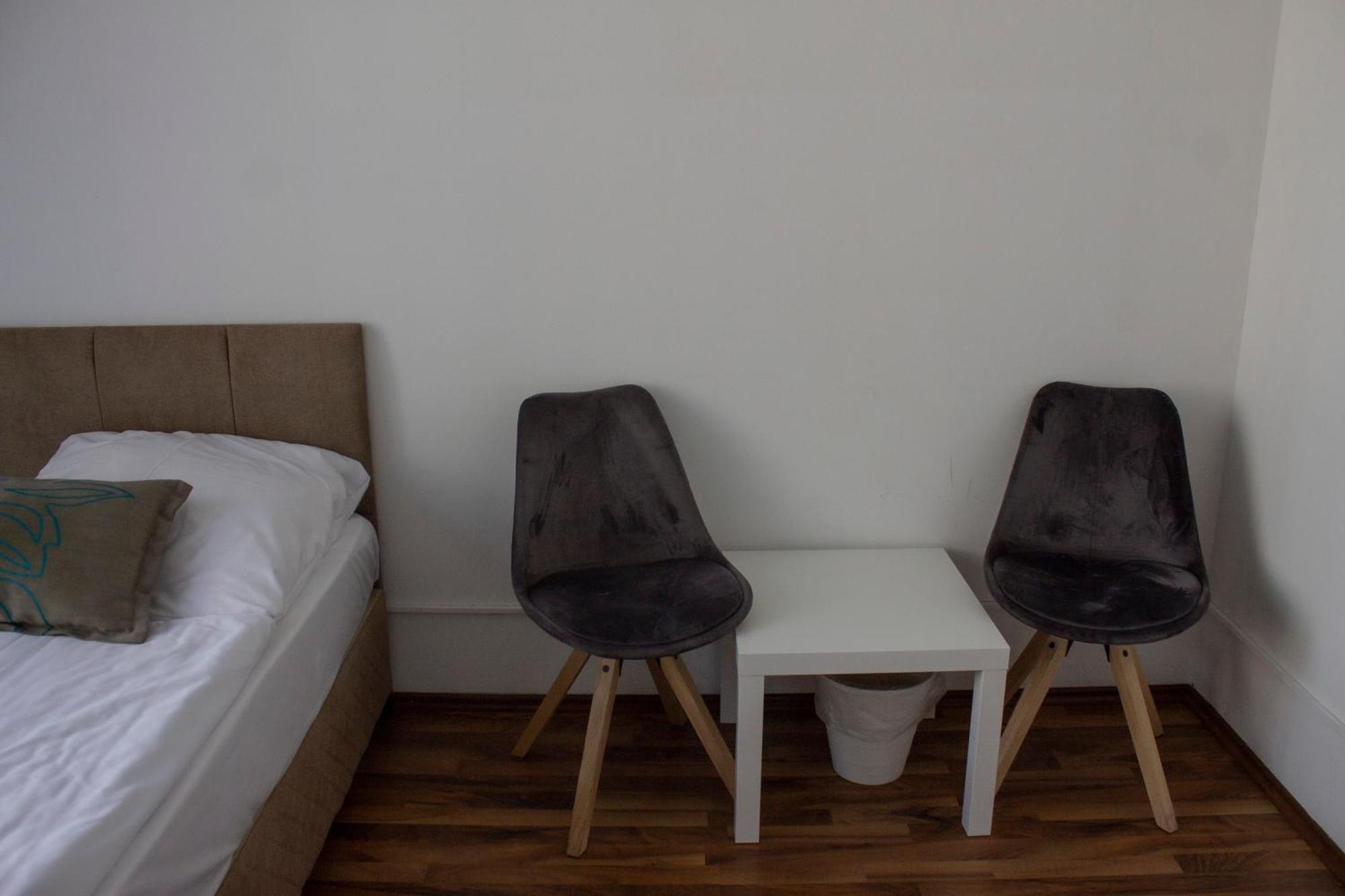 Metropol Hostel *