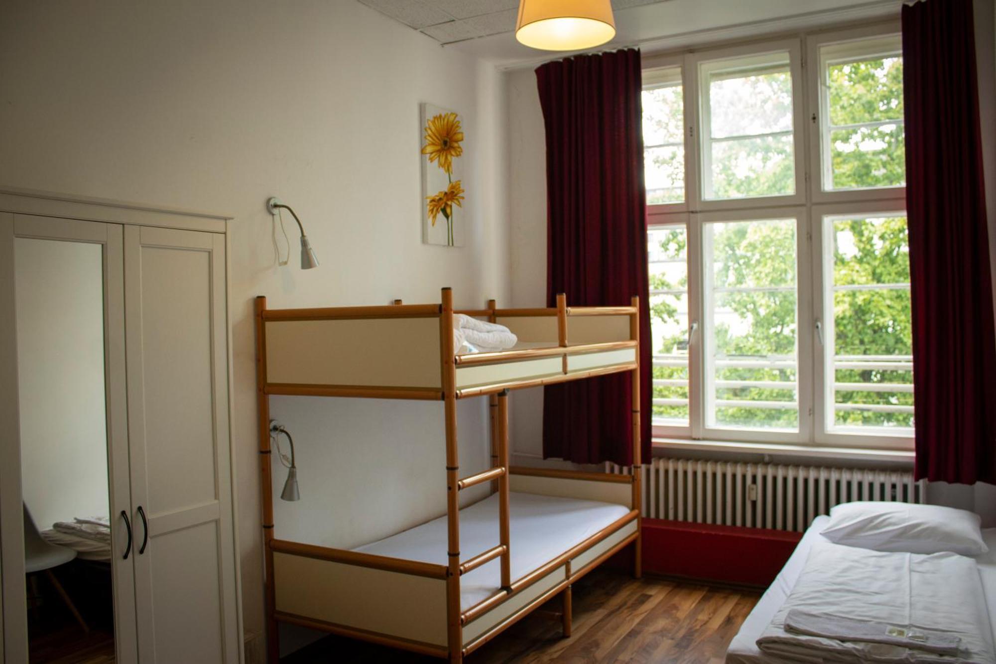 Metropol Hostel *