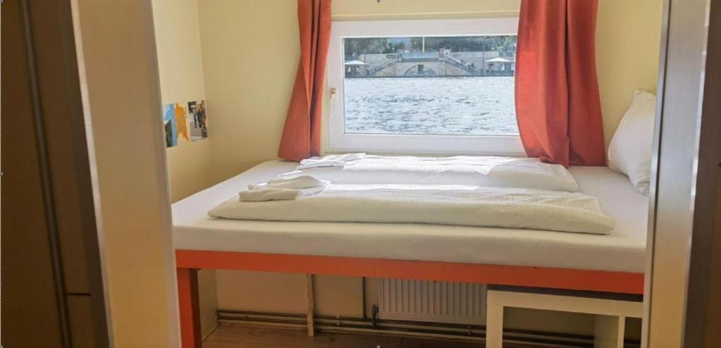 Shipotel-Berlin Gmbh, Shipotel Eastern & Shipotel Western Berlin