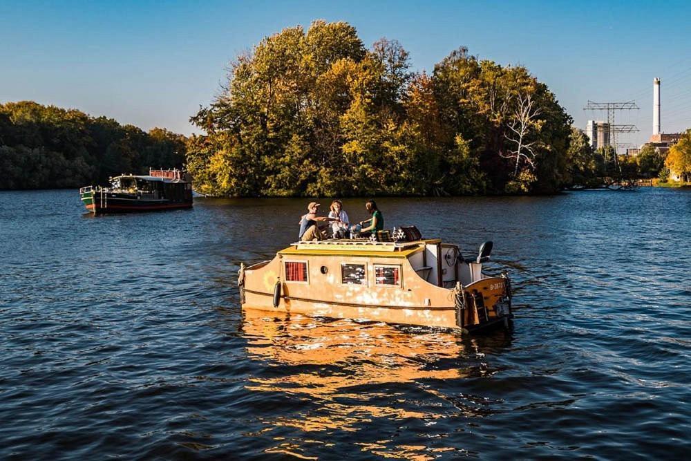 Hausboot Tour Mit Der Wasserkutsche - Fuehrerscheinfrei Bådhotel