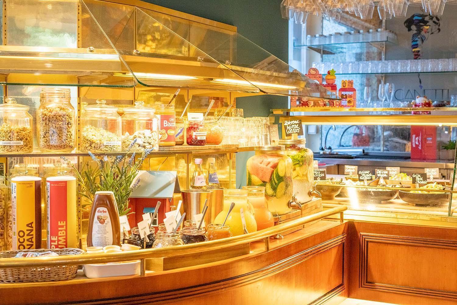 Bernstein Kastania 4* Berlin