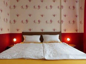 Hotel-pension Charlottenburg Guest house