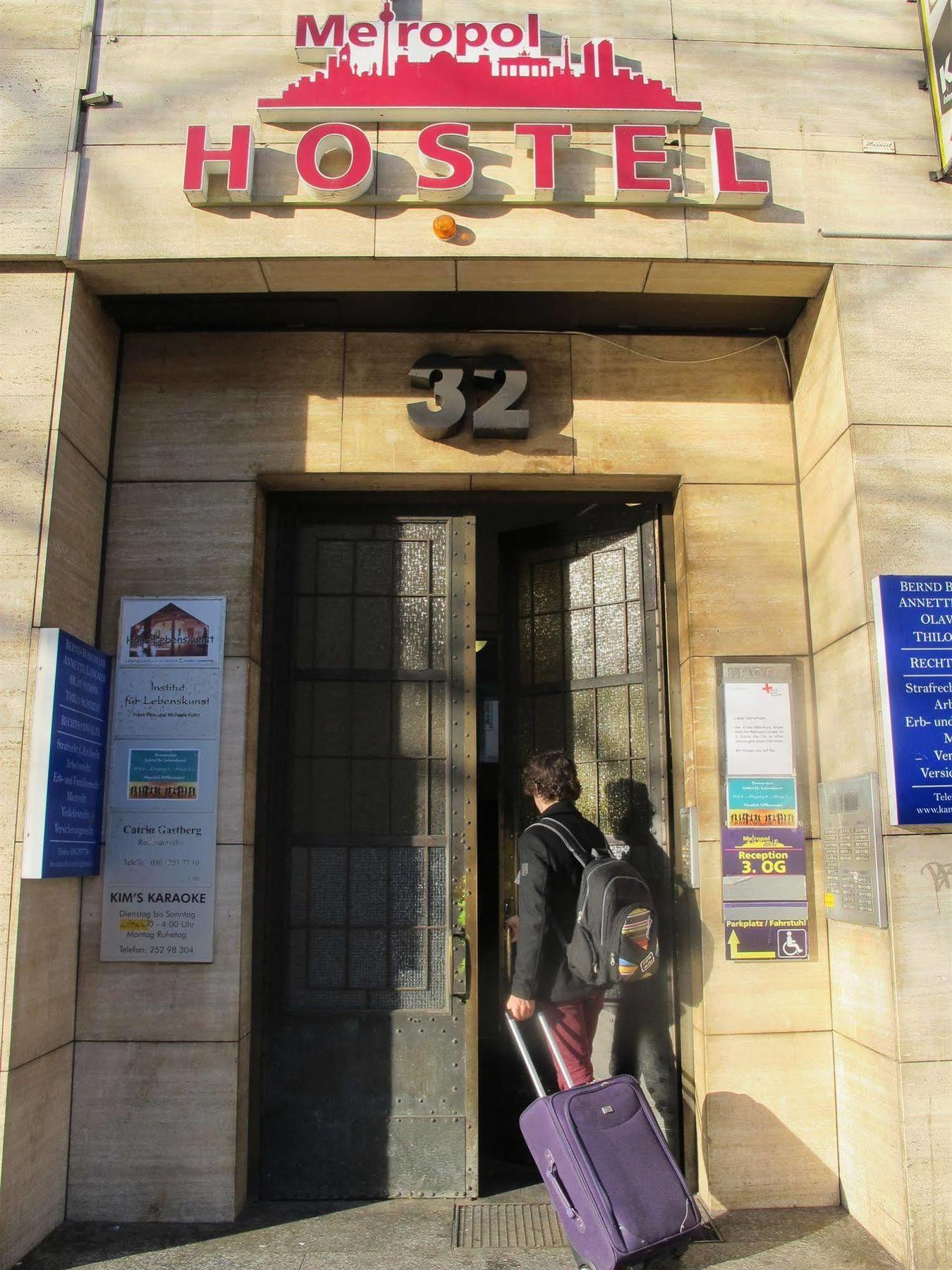 Metropol Hostel *