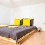 Ll Modern Dream With Ac&High Ceilings 3 Bedrooms