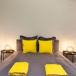 Ll Modern Dream With Ac&High Ceilings 3 Bedrooms