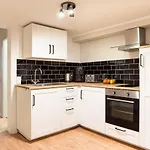 Ll Modern Dream With Ac&High Ceilings 3 Bedrooms