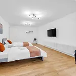 2 Zimmer Apartments,4 Betten,Zentral Am Sbahnhof Koepenick,Vollmoebliert