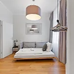 LHprimeflats - Huge Apartment at Gasometer 17