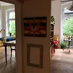 Berliner Altbaubauwohnung In Mitte