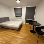 Apartment Innsbrucker Platz 1