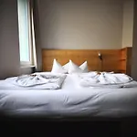The Cat\'S Pajamas Hostel
