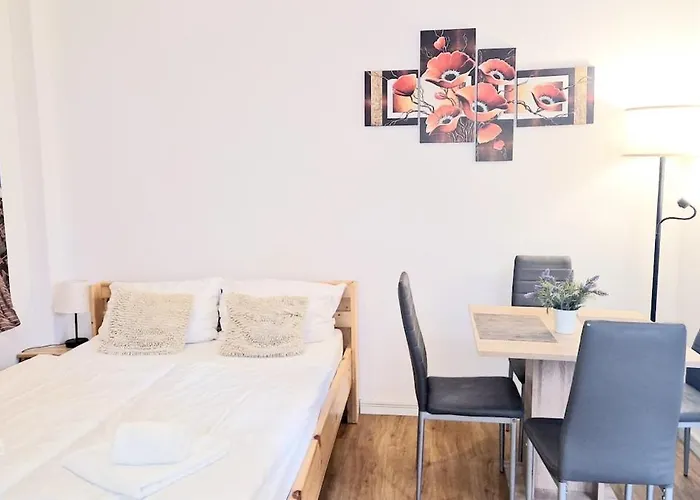 Green Apartment Km1 Small Two-Room Apartment With Terrace
