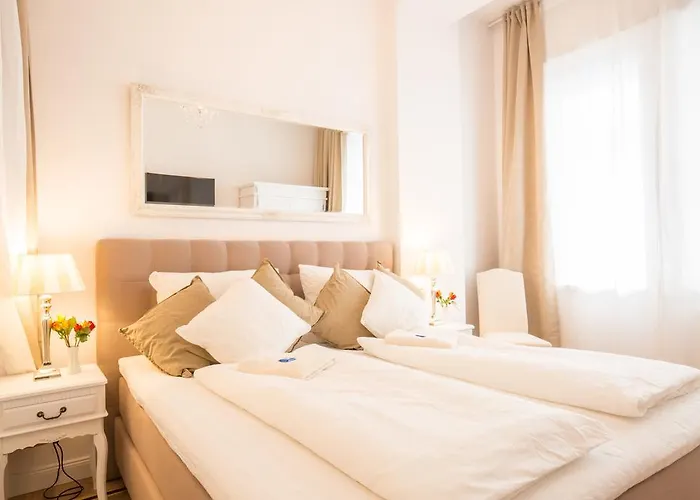 Fritz By Rockchair Apartments L Superhost Status L 3 Bedrooms Boxspringbeds 2 Bathrooms 2 Kitchen - Cozy Family & Business Flair Welcomes You!