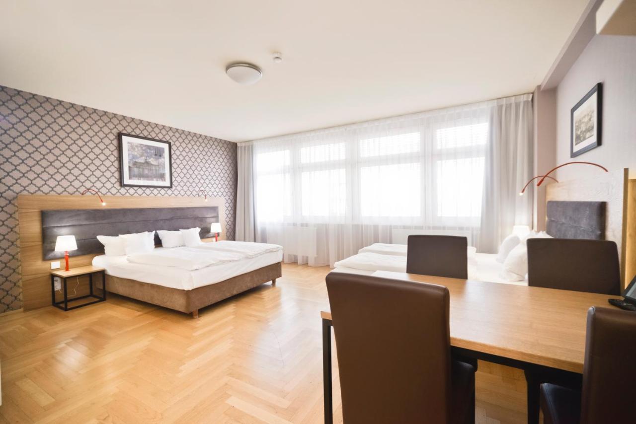 Amc Bundesallee Apartment