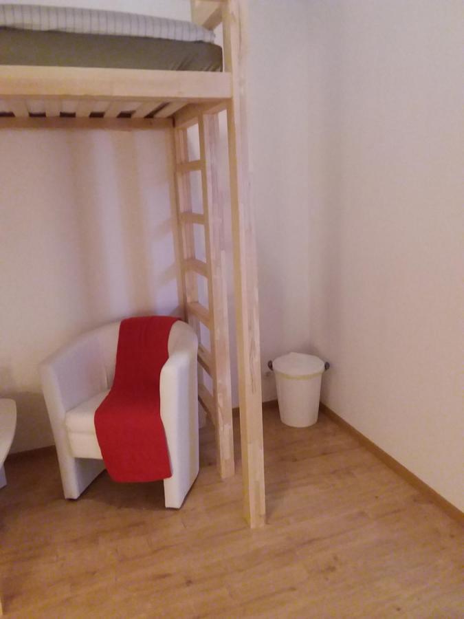 Vandrerhjem Living In The Box *