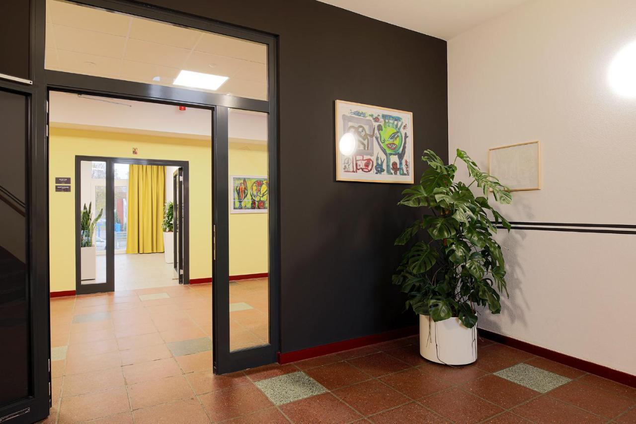 Neohostel *