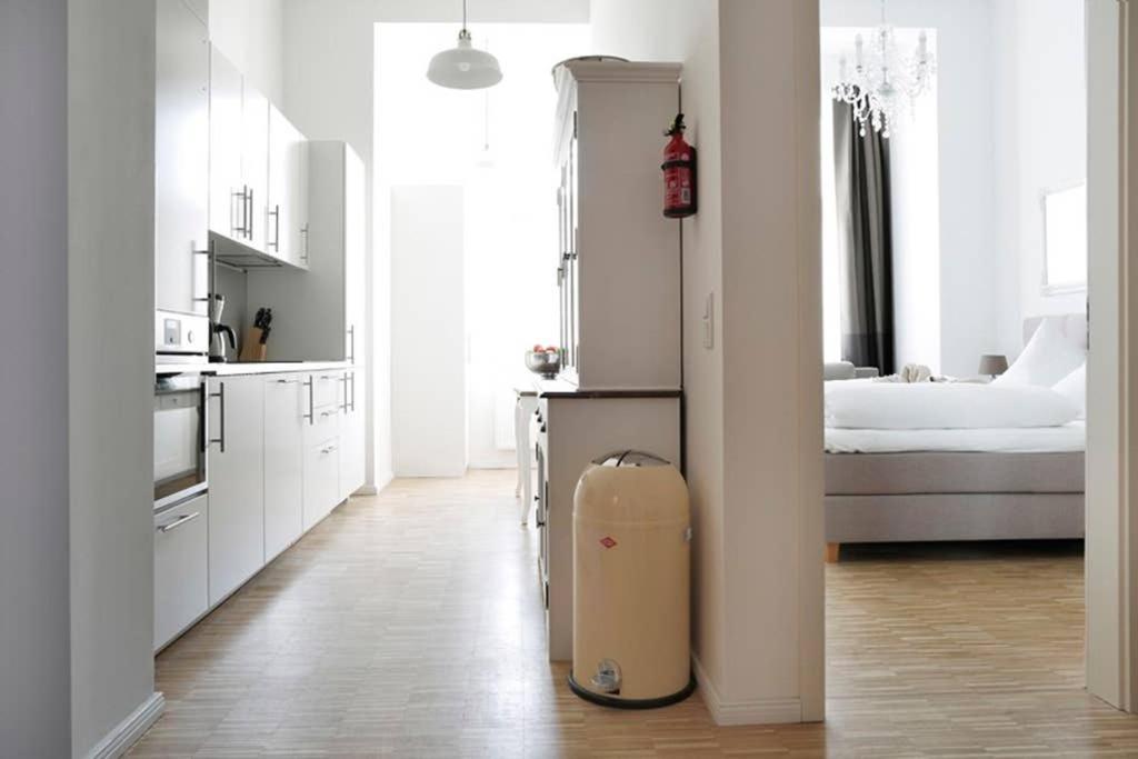 Apartment Sc 06 By Rockchair L Superhost Status L 4 Bedrooms Boxspringbeds 2 Bathrooms Balcony Elevator - Cozy Family & Business Flair Welcomes You! *