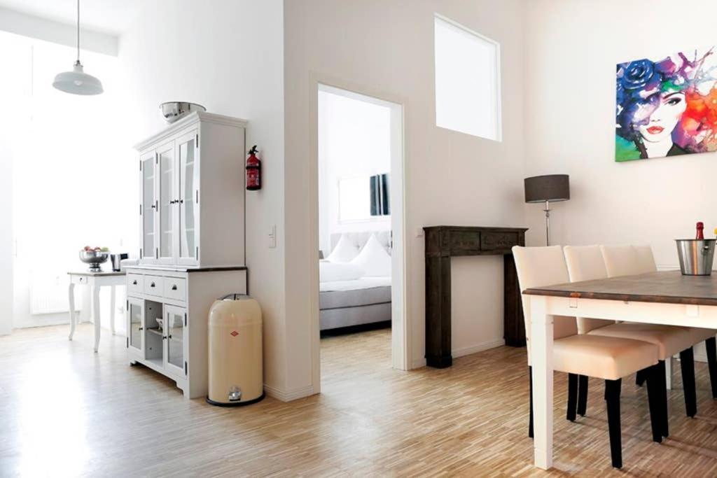 Sc 06 By Rockchair L Superhost Status L 4 Bedrooms Boxspringbeds 2 Bathrooms Balcony Elevator - Cozy Family & Business Flair Welcomes You! Apartment
