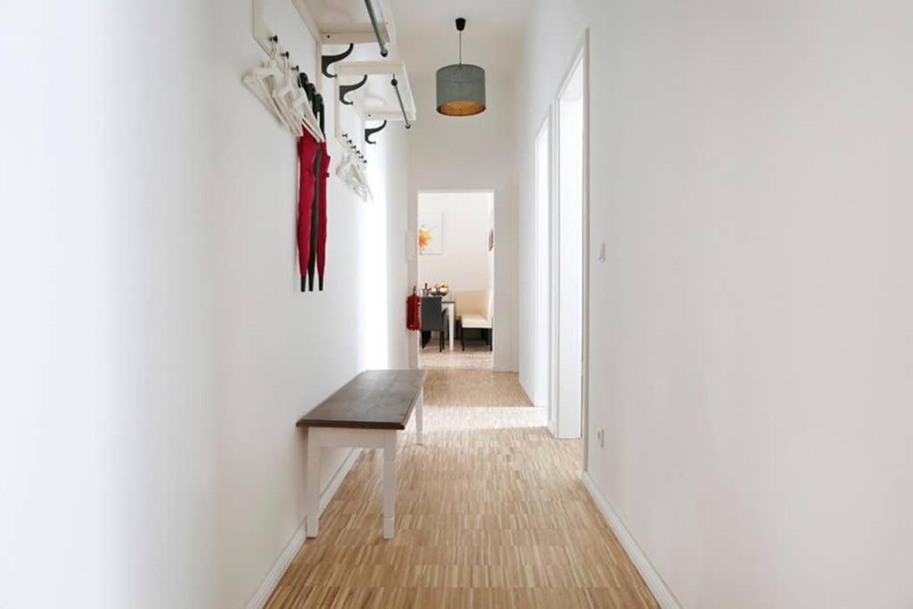 Apartment Sc 06 By Rockchair L Superhost Status L 4 Bedrooms Boxspringbeds 2 Bathrooms Balcony Elevator - Cozy Family & Business Flair Welcomes You! *