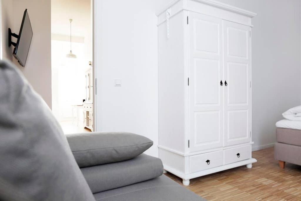 Sc 06 By Rockchair L Superhost Status L 4 Bedrooms Boxspringbeds 2 Bathrooms Balcony Elevator - Cozy Family & Business Flair Welcomes You! * Berlin
