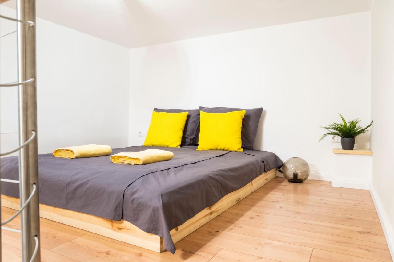 Ll Modern Dream With Ac&high Ceilings 3 Bedrooms