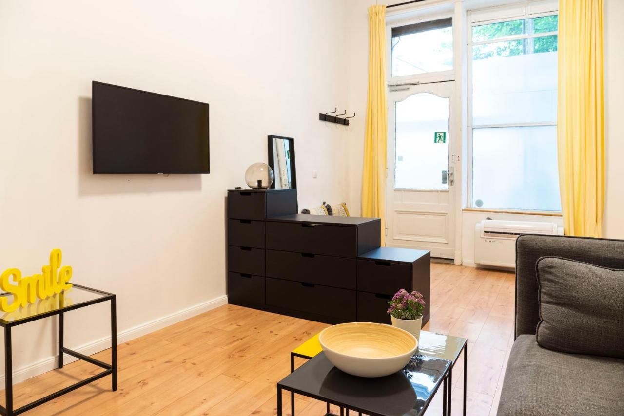 Apartment Ll Modern Dream With Ac&high Ceilings 3 Bedrooms *