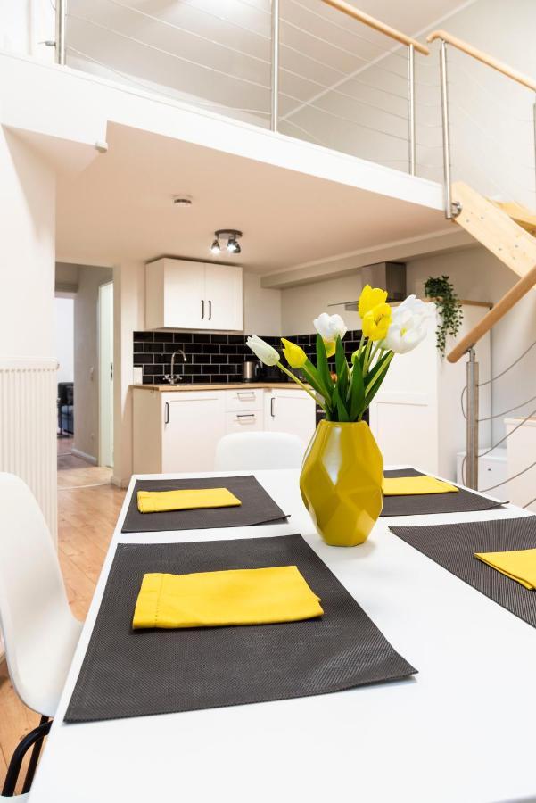 Ll Modern Dream With Ac&high Ceilings 3 Bedrooms *