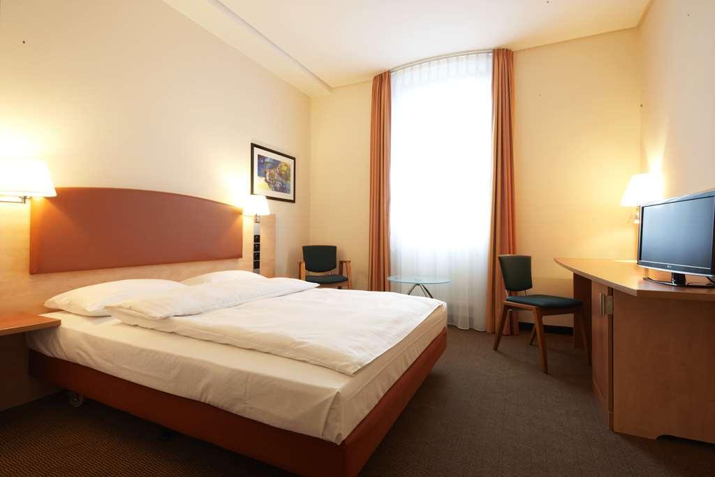 Intercityhotel Ostbhf Hotel
