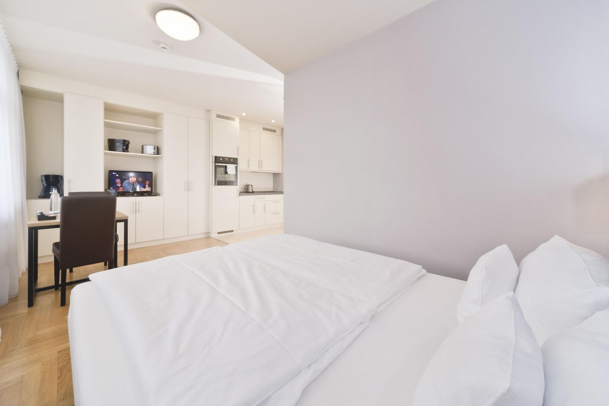 Amc Bundesallee Apartment