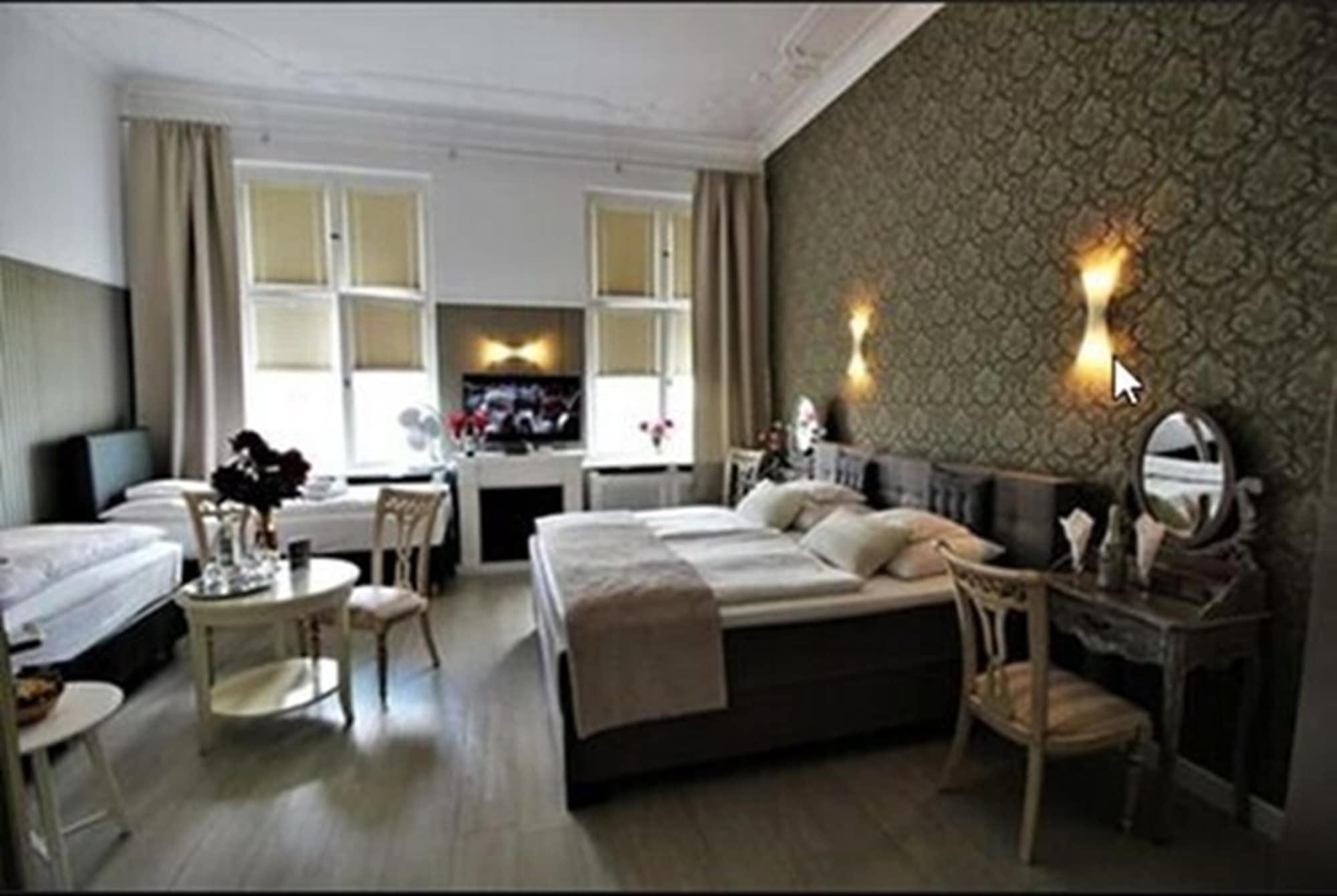Augusta Am Kurfuerstendamm Berlin