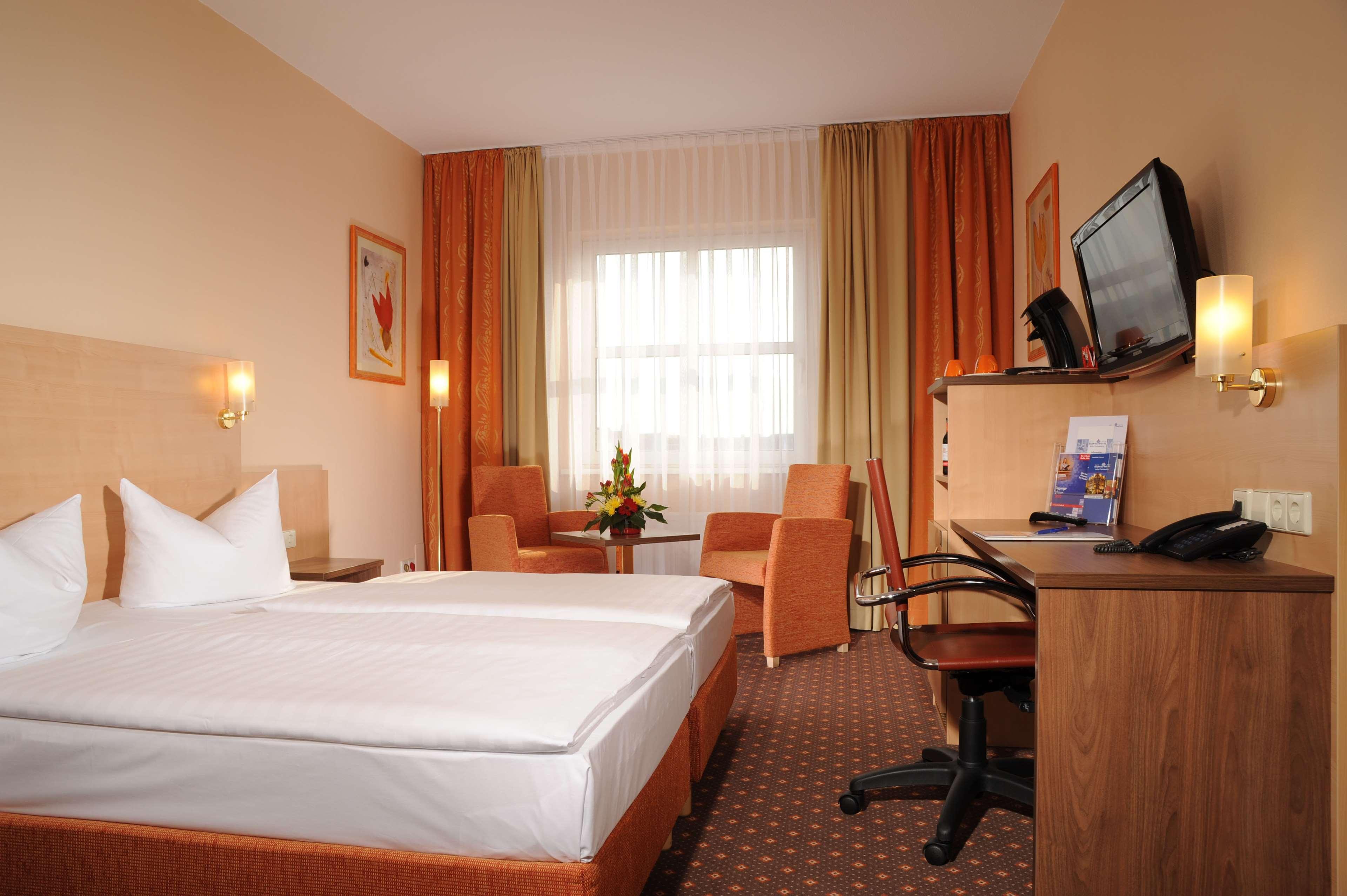 Plaza Charlottenburg 3*