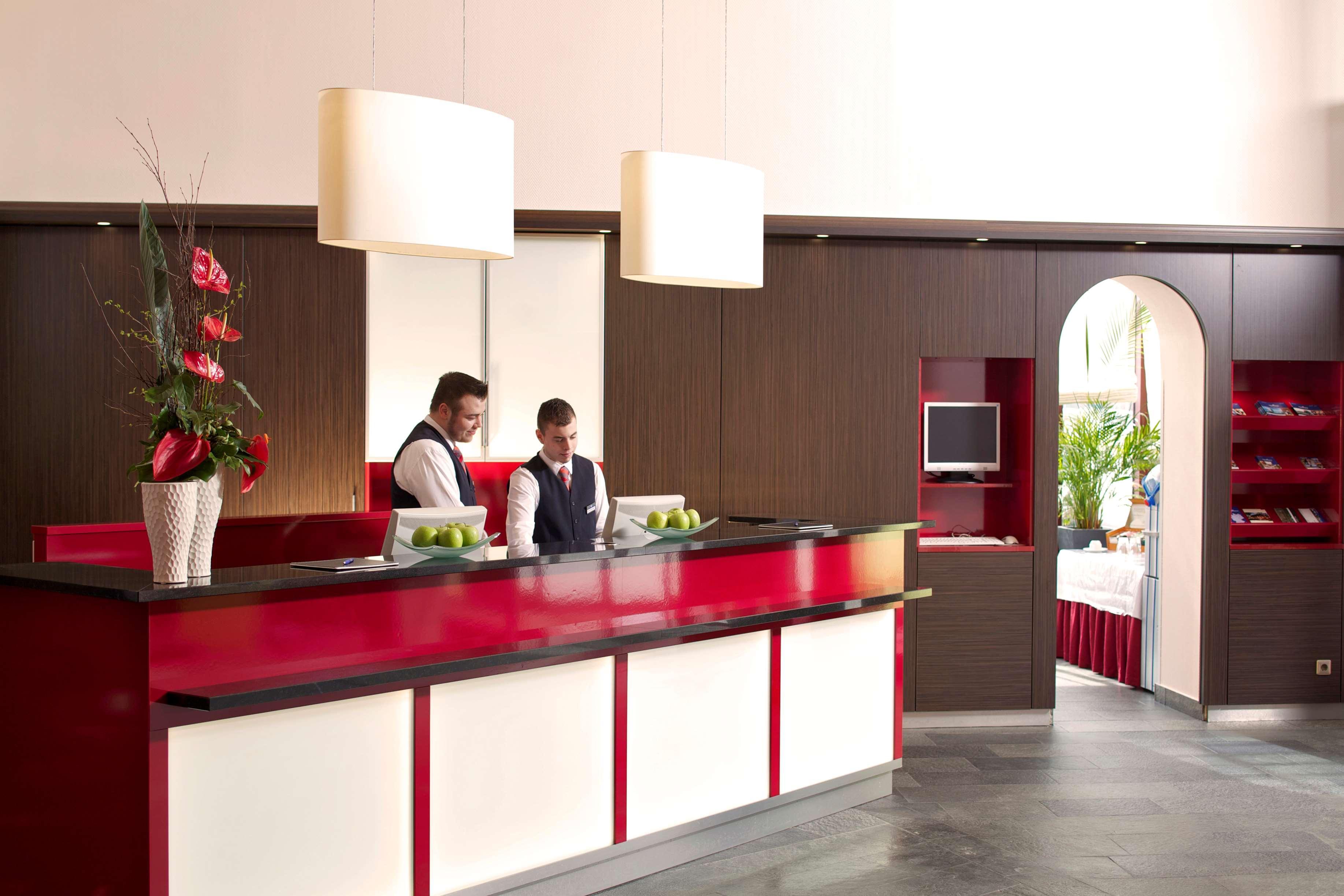 Plaza Charlottenburg 3*