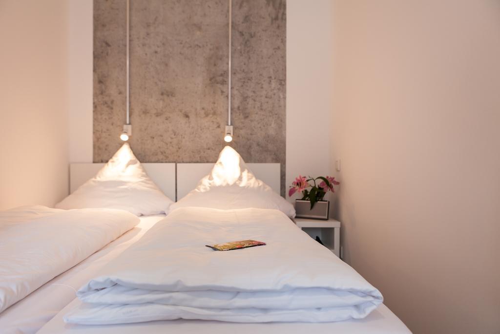 Bnb Near Brandenburg Gate - Rooms&apartments Hostel *