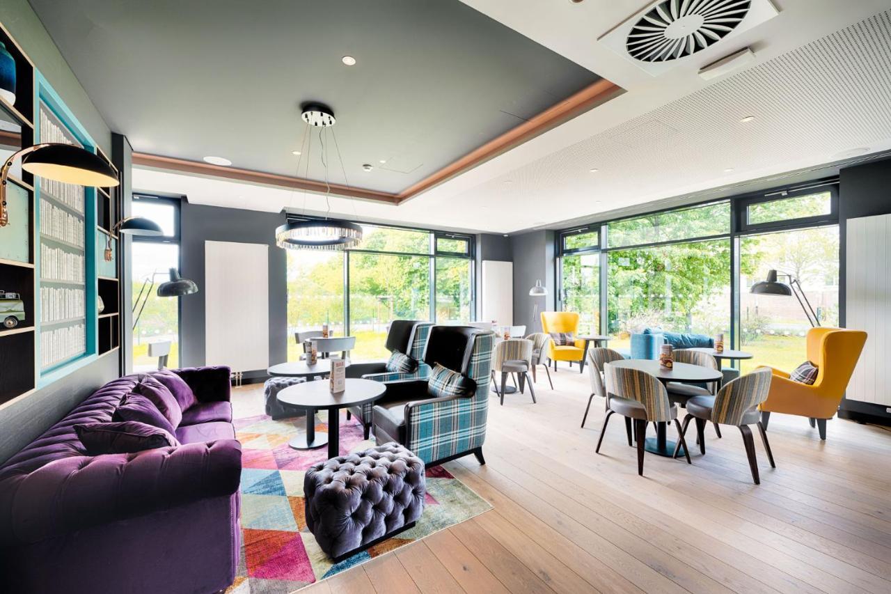 Hotel Premier Airport 3*