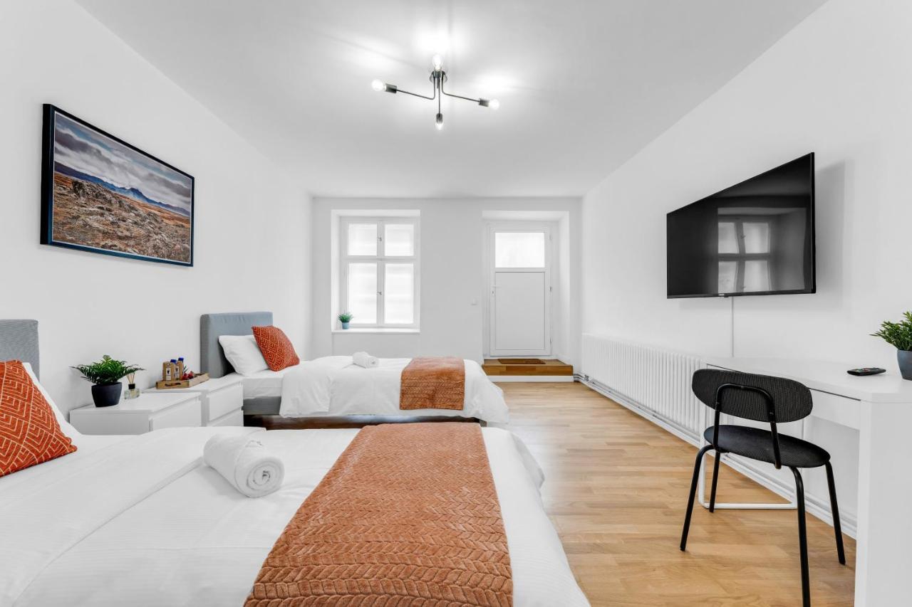 2 Apartments,4 Betten,zentral Am Sbahnhof Koepenick,vollmoebliert