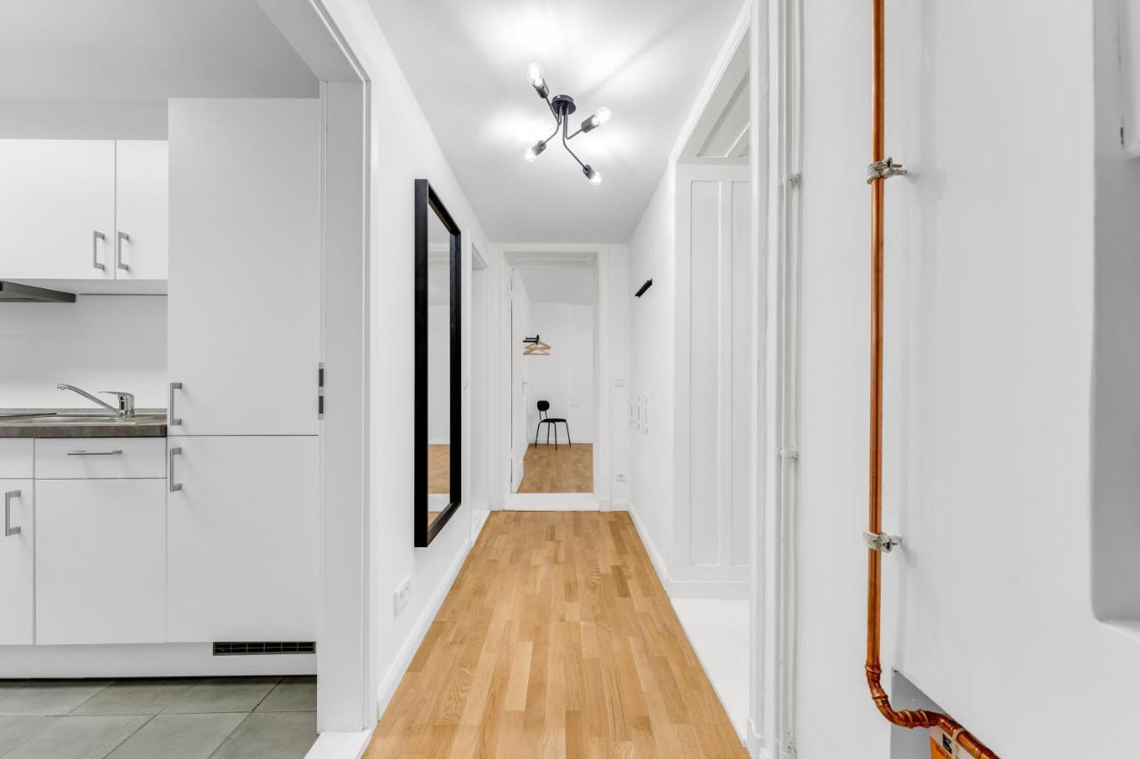 2 Apartments,4 Betten,zentral Am Sbahnhof Koepenick,vollmoebliert Apartment *