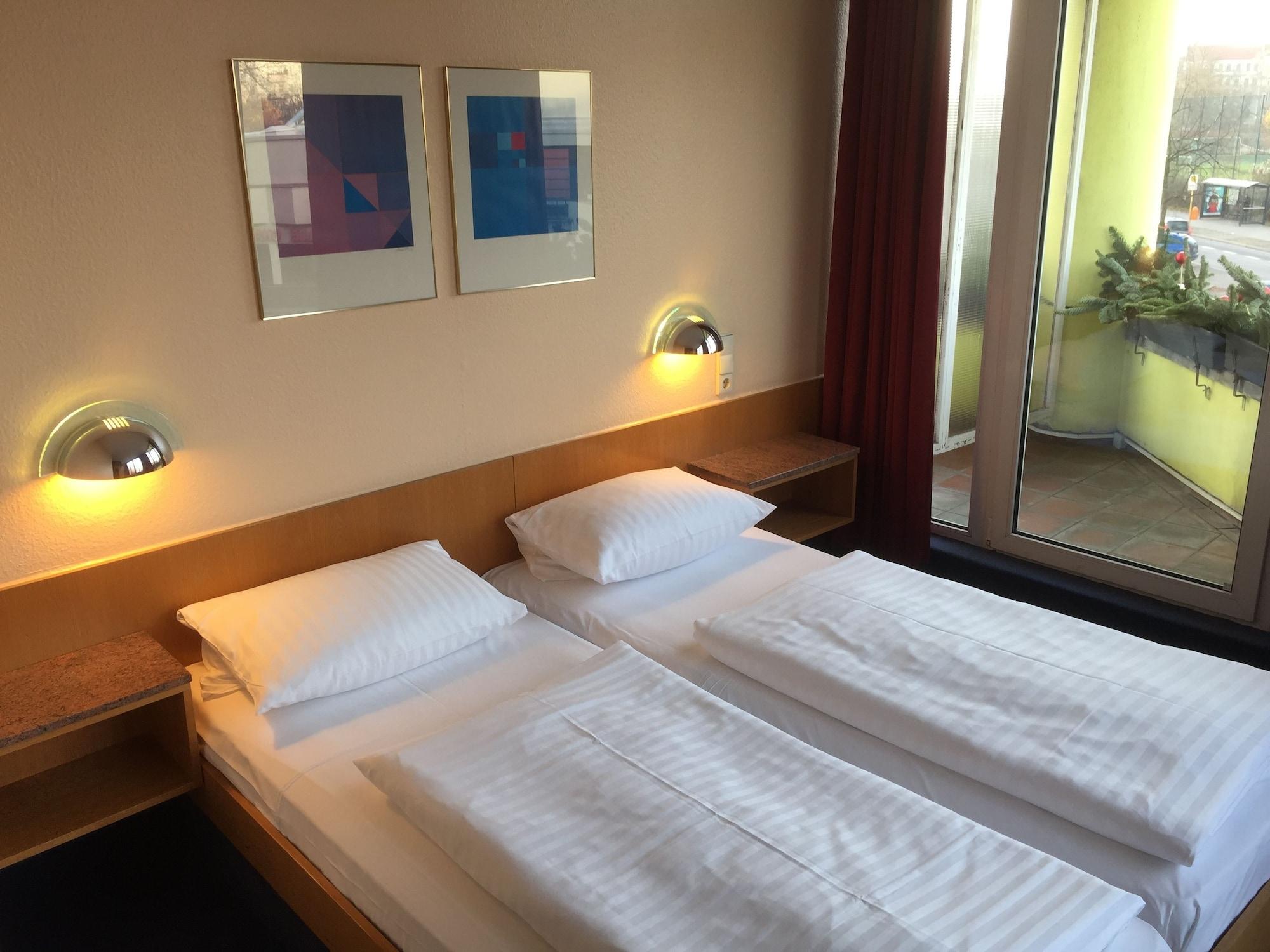Hotel Plaza Charlottenburg 3*