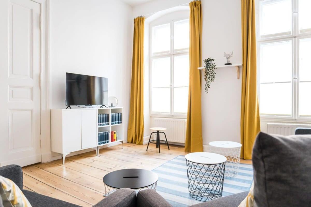 At Rosenthaler Platz Apartment