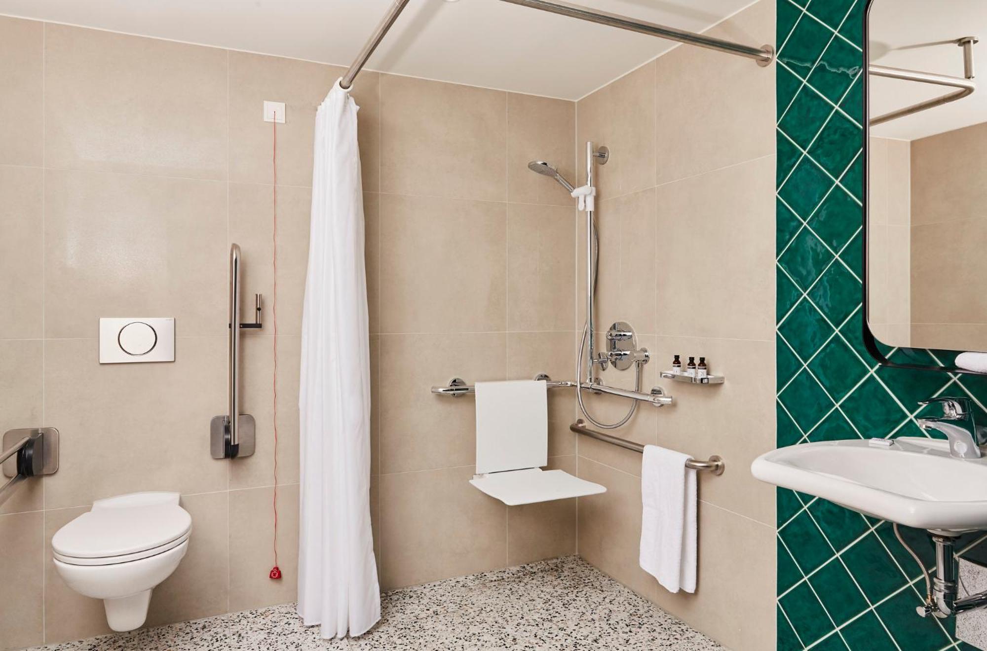 Indigo - East Side Gallery Hotel 4*