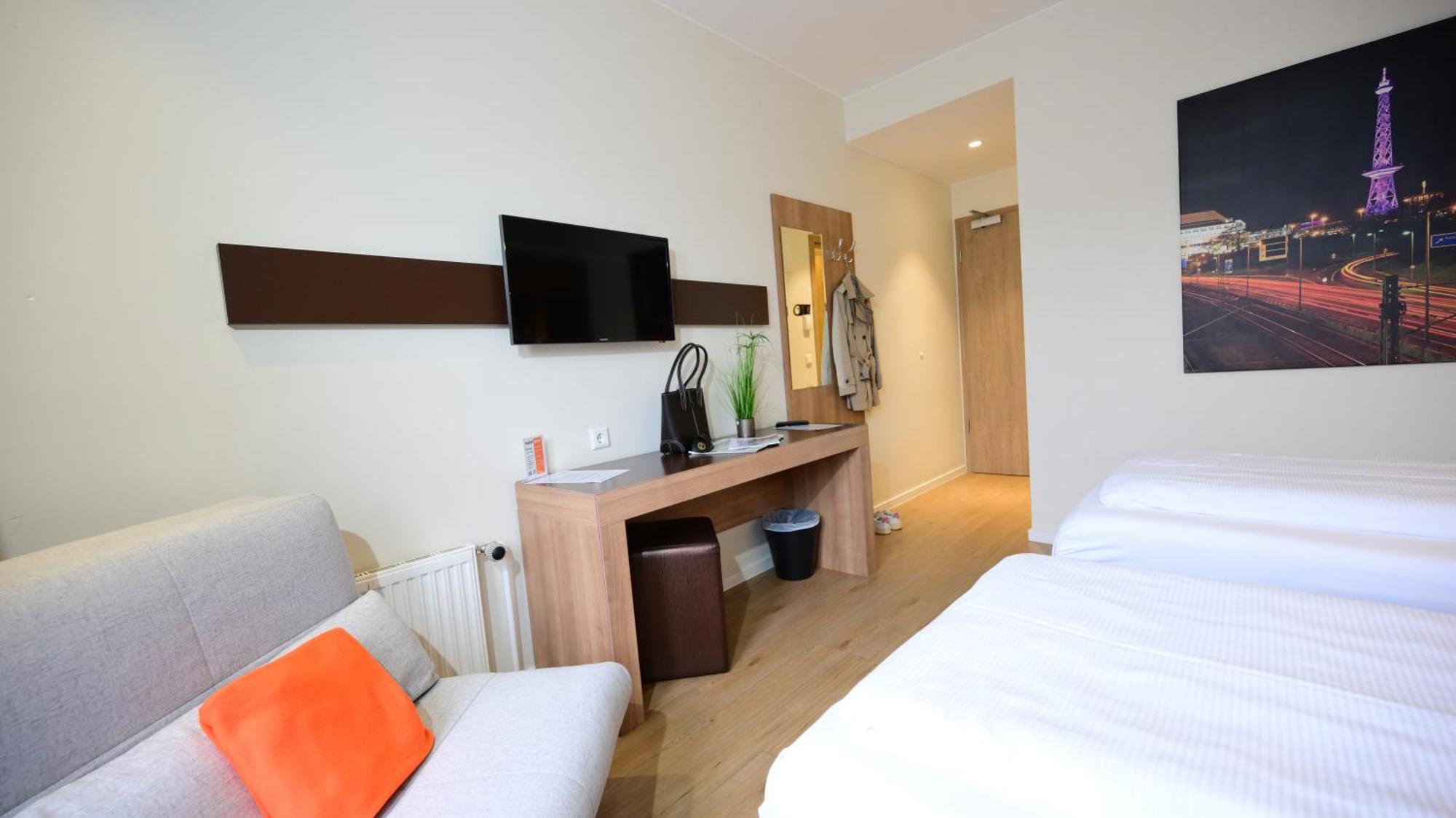 Plus Hotel